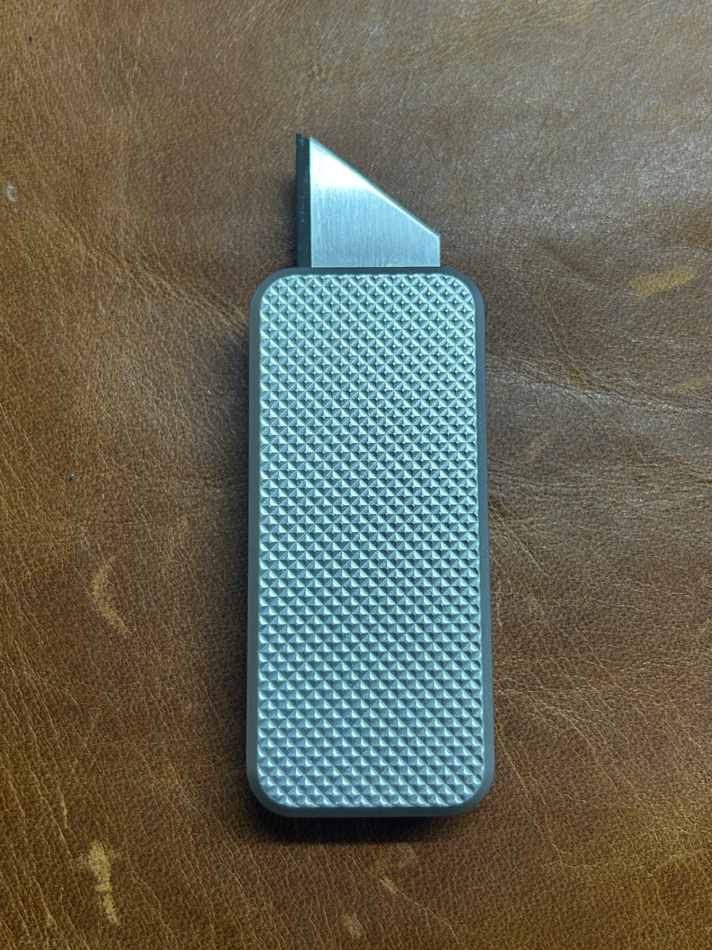 Knurled