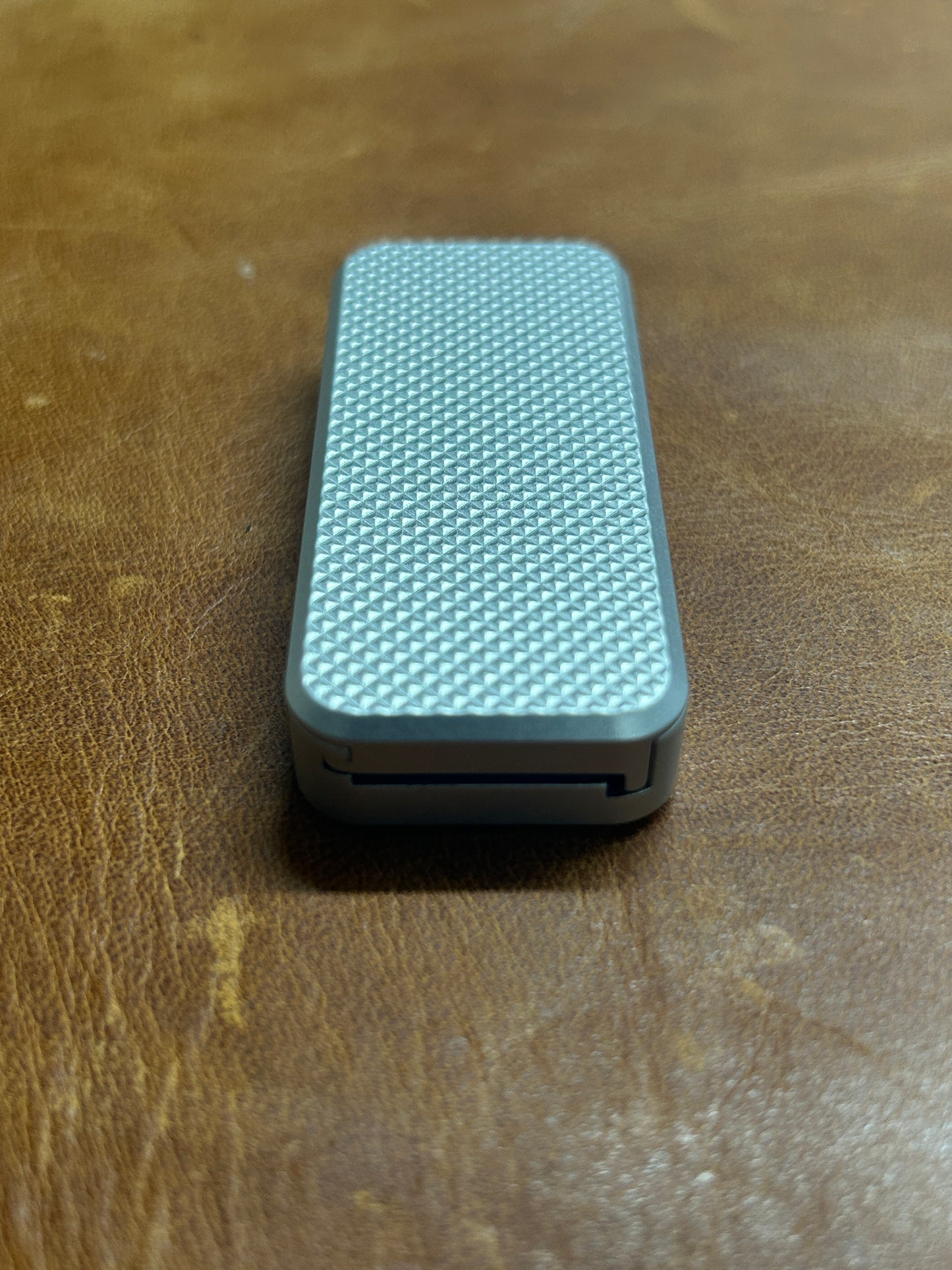 Knurled