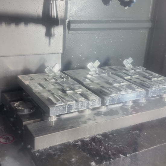 Short video showing the CNC-machining process of the Rivery Zero knife